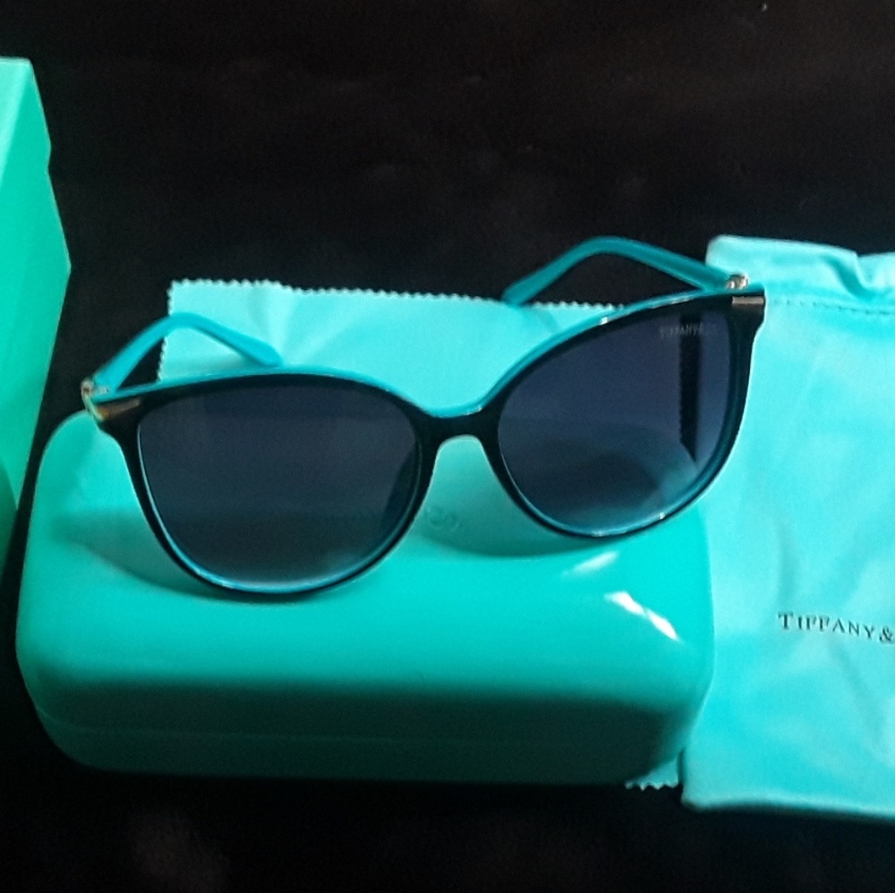 Brand new authentic Tiffany&Co TF2109BF sunglasses